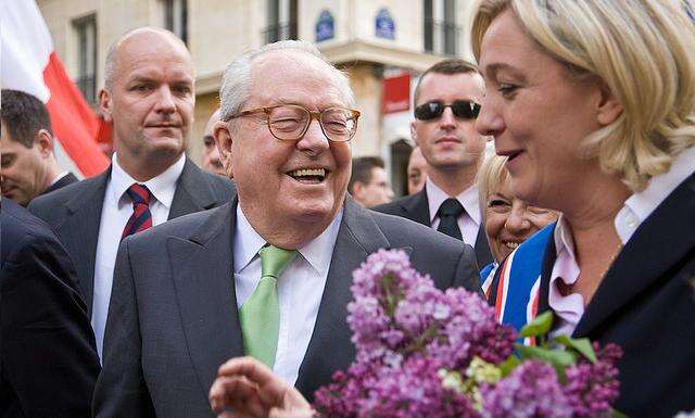 Jean-Marie a Marine Le Penovi spolu dnes nemluví. Jejich přístup se ale rozlézá po celé Evropě. Foto Ernst Morales, flickr.com