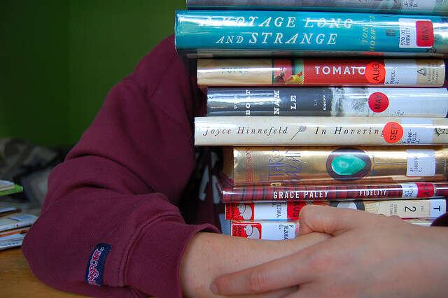 Není možné, aby se studenti učili o desítkách literárních děl ročně a všechna dopodrobna znali. Foto neznámého autora, flickr.com