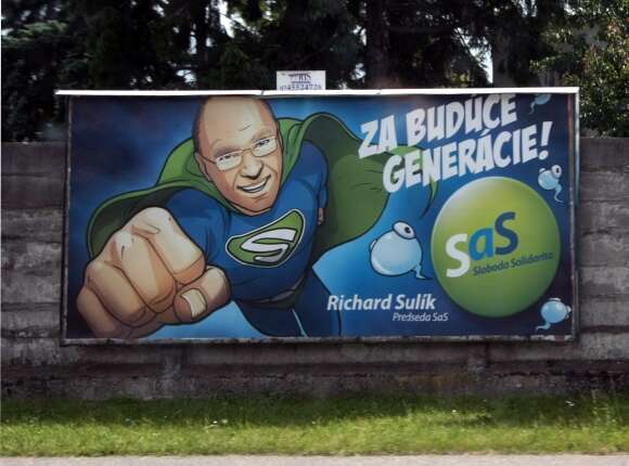 Předseda neoliberální SaS a ministr hospodářství Richard Sulík na předvolebním billboardu. Foto archiv SaS