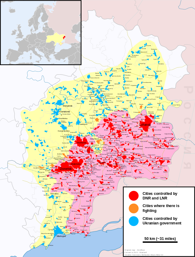 Nahoře fronta v době uzavření příměří, dole nyní. Nejvýznamnější posun je zřejmý na jihu nad Mariupolem a ve středu v tzv. Debalcevské kapse. Repro Wikimedia Commons
