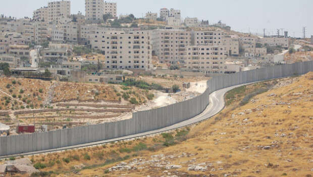 Otázka výstavby separační zdi na palestinském území je jedním z mála případů, kdy ČR izraelskou pozici nepodpořila. Foto Michell Plitnick, lobelog.com