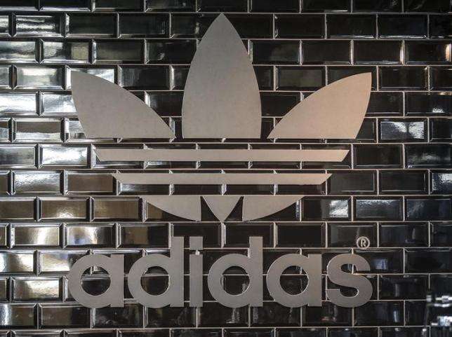 Adidas se hodlá stát první opravdovou „Fast Sport“ společností na světě, která na trhu fenomenálně zabojuje se svým největším rivalem Nike. I byznys a trh lze přece vnímat jako ryze sportovní disciplínu, jejímž smyslem je vítězství. Foto Reutersmedia