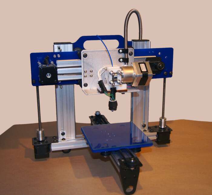 Jednou z očekávaných technologických revolucí naší epochy je rozšíření 3D tiskáren, které radikálně stlačí cenu originálů. Foto en.wikipedie.org