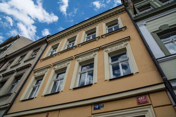 Budova v Kateřinské ulici, která nebyla v rámci privatizace oceněná, sloužila několik let jako Knihovna Václava Havla. Foto Saša Uhlová
