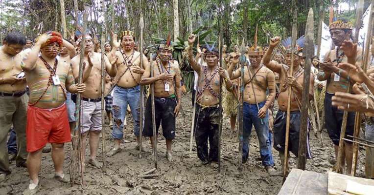 Peruánské komunity v září obsadili ropná zařízení i letiště. Foto commondreams.org