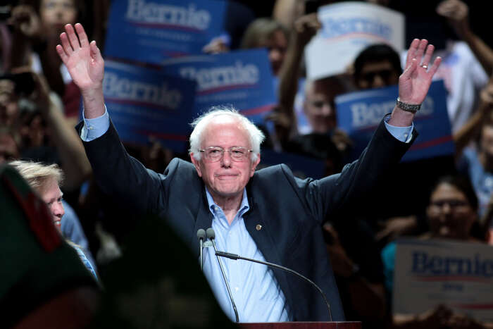 Bernie Sanders po vítězné noci. Foto Gage Skidmorová, flickr.com