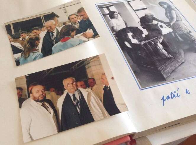 Fotografie z Husákovy návštěvy v Hustopečích člověk najde v kronikách bývalých místních družstveníků. Repro DR