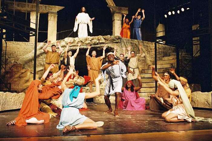 Česká verze slavného muzikálu Jesus Christ Superstar procítěně přinesla poselství o mravní pravdě. Později ansámbl podpořil politiku, která tuto morálku odmítala. Repro DR