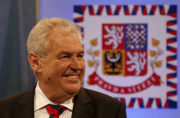 Zeman není prezidentem lidí na dně. Mluví totiž za skupiny, které pod sebou mají vždycky ještě někoho k podupání. Repro DR