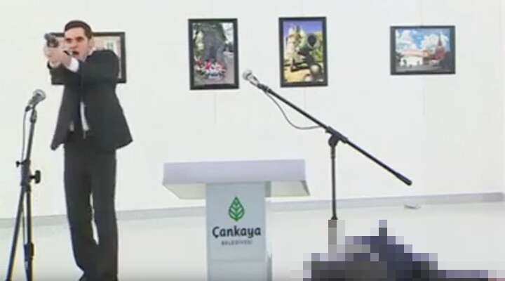 Ankarský střelec Altıntas na videozáznamu. Repro z YouTube