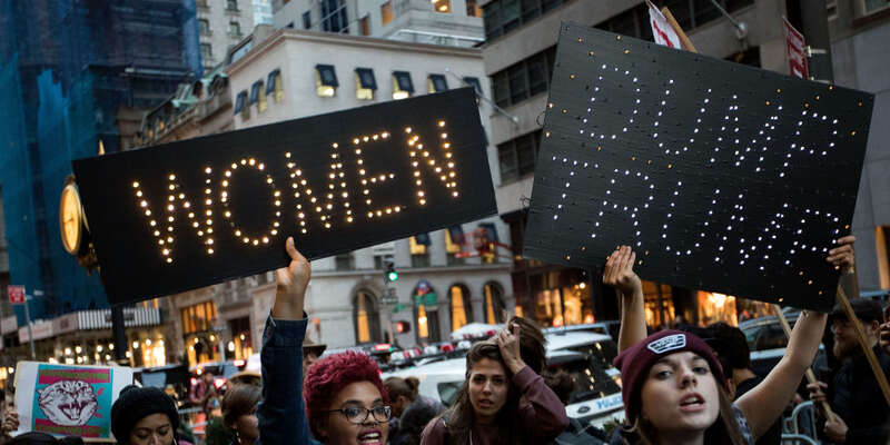 Pochod na Washington ukázal, že lékem na Trumpem reprezentovanou post-pravdu je láska vyjádřená v aktivním zájmu o druhé. Foto hearstapps.com