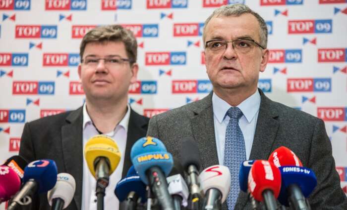 Podle Miroslava Kalouska nelze ministerstvu financí věřit, že údaje získané z mezinárodní spolupráce nezneužije. Přenos evropské směrnice do českého práva je podle něj záminkou, jak získat přístup i k bankovnímu tajemství bez vědomí policie a bez její vůle. Foto TOP 09
