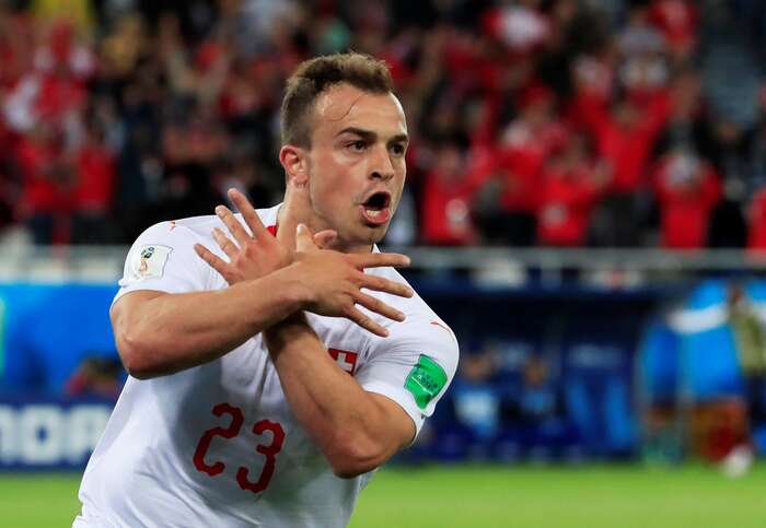 Oba hráči za gesto dostali čtvrtmilionovou pokutu. FIFA dokonce původně zvažovala, že jim vystaví dvouzápasovou stopku. Repro DR