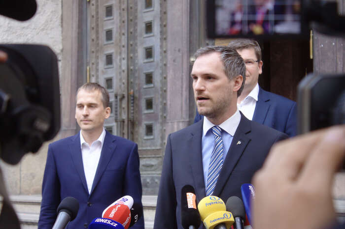 Pravicová vyhraněnost Jiřího Pospíšila je konzistentní a neměla by nás překvapit. Spíše stojí za povšimnutí, jak Piráti v otázce bydlení narazili na limity své neideologické politiky. Foto Archiv DR