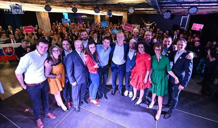 Koalice Progresivní Slovensko/Spolu — občanská demokracie, blízká prezidentce Čaputové, je momentálně na 11 procentech. Foto Facebook PS