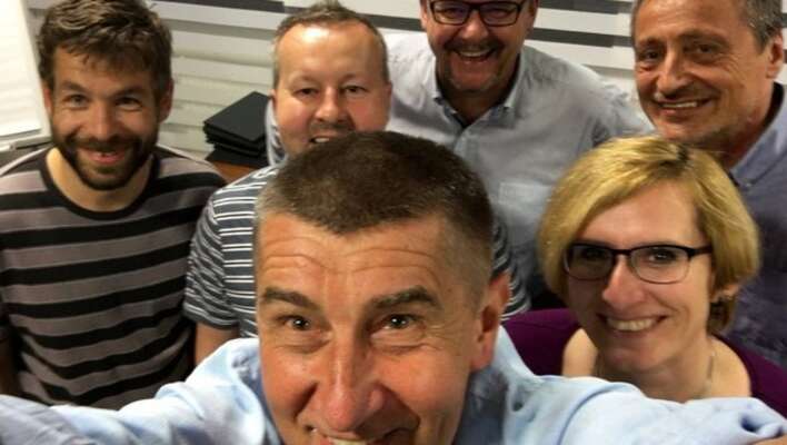 Krásný je vzduch, krásnější je moře. Co je nejkrásnější, co je nejkrásnější, usměvavé tváře. Foto Facebook AB