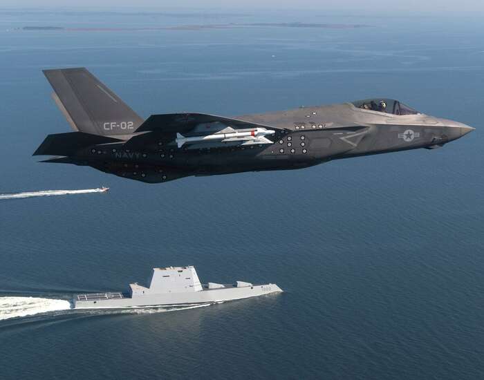 F-35C. Rozstřílí koronavirus? Dokáže porazit rozvrat klimatu? Foto Andy Wolfe, US Navy