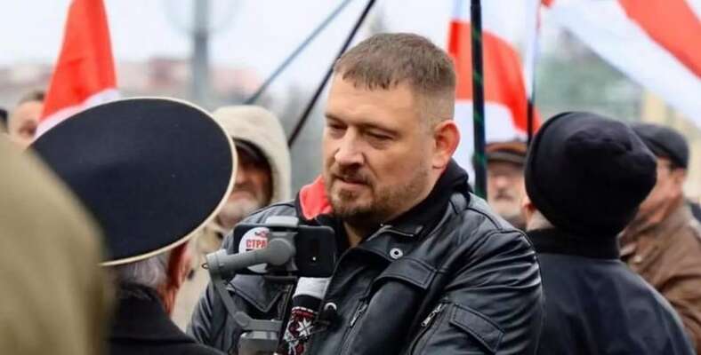 Sjarhej Tichanovský ještě na svobodě, na jedné z demonstrací. Foto FB S. T.