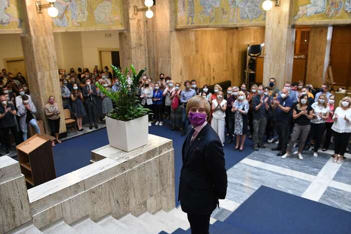 Pozice ministra zdravotnictví, který je naprosto závislý na premiérovi, ale současně nese odpovědnost za chyby celého kabinetu, představovala pravděpodobně peklo na zemi. Foto FB Adam Vojtěch
