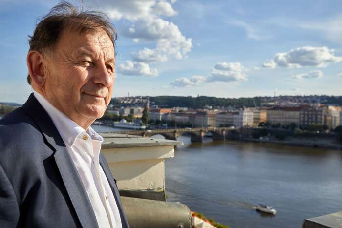 Bývalý velvyslanec Michael Žantovský vyhlíží senátorské křeslo. Nejdříve však musí porazit úřadujícího senátora Václava Lásku. Foto FB Michael Žantovský