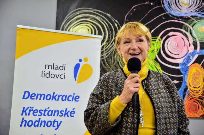 Jitka Seitlová byla do Senátu poprvé zvolena za ODA. Později kandidovala s podporou hnutí Nezávislí a před šesti lety jako nestranička za Zelené a lidovce. Letos mandát obhajuje jen v dresu KDU-ČSL. Foto FB Jitka Seitlová
