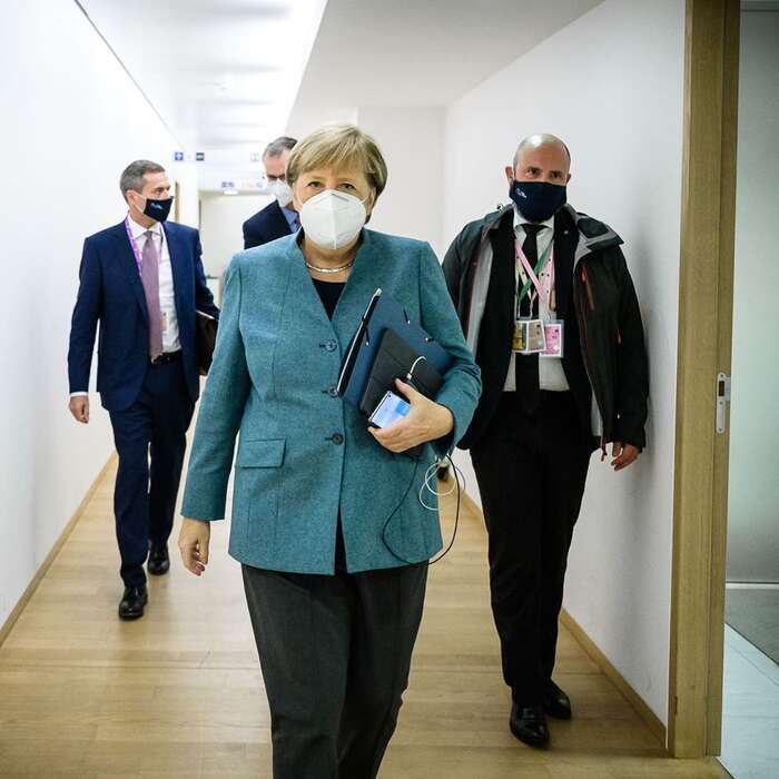 Není náhodou, že se — v ostrém kontrastu s námi — komunikační strategii kancléřky ani vlády, přinejmenším co se tónu a dikce týče, nevytýká v podstatě nic. Foto Instagram Angela Merkelová