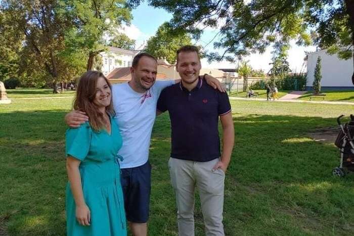 Pro spolupráci ČSSD se Zelenými se opakovaně vyslovil také její místopředseda Michal Šmarda. Na fotografii spolu s místopředsedkyní Zelených Annou Gümplovou a spolupředsedou levicové iniciativy Budoucnost Filipem Hausknechtem. Foto FB Anna Gümplová, Zelení
