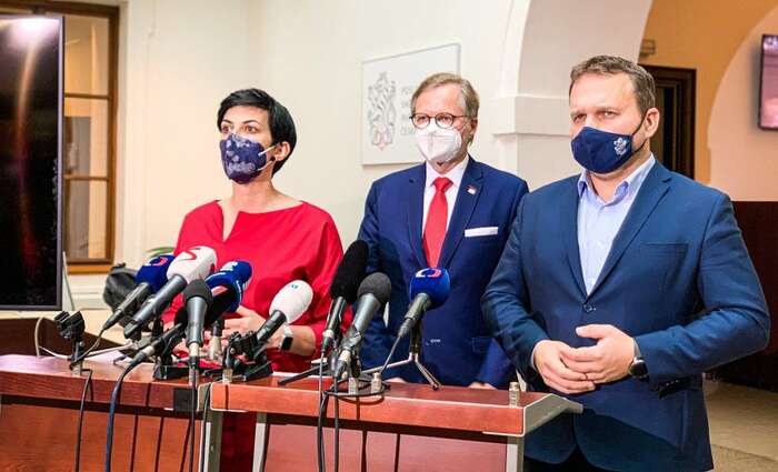 Na kandidátních listinách koalice SPOLU je dvě stě osmadevadesát mužů a jen dvaaosmdesát žen. Foto TOP 09