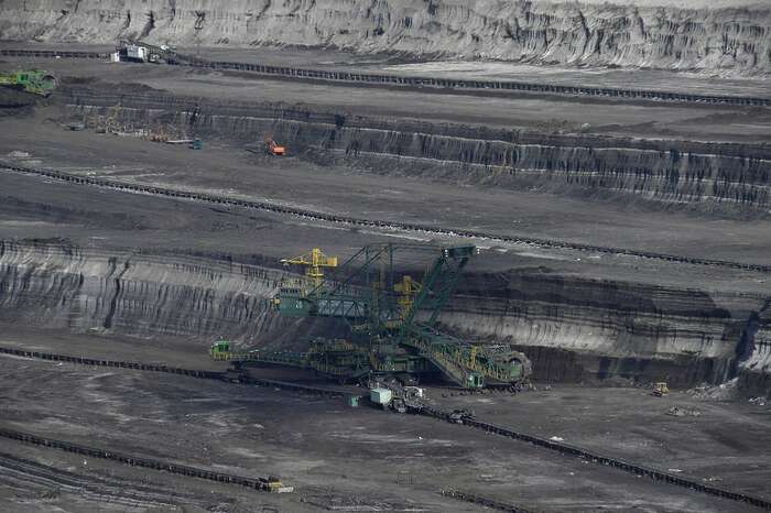 Když tedy polské ministerstvo klimatu udělilo loni v dubnu koncesi prodlužující lomu Turów právo pokračovat v těžbě o dalších šest let, jednalo v souladu s vlastními zákony. Ale v rozporu s evropským právem. Foto Jiří Bernard, WmC