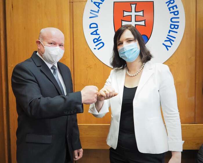 Stranu Za ľudí dovedl do sněmovny exprezident Andrej Kiska. Dnes stojí v jejím čele Veronika Remišová (vpravo), dříve poslankyně za Matovičovo OĽaNO. Foto FB Veronika Remišová
