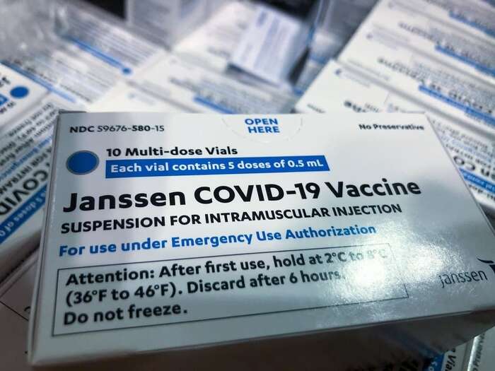 Johnson & Johnson, AstraZeneca, Sputnik V… Na vektorové vakcíny se lepí smůla a Evropská unie jich začíná mít dost. Ale jen v přeneseném smyslu slova. Foto Flickr Maj. Michael O'Hagan