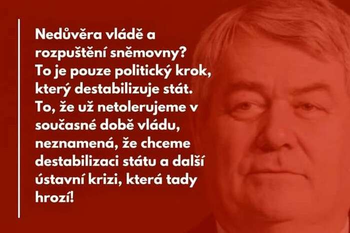 Opozice řeší zástupné téma, které vzniklo typickým komunistickým úskokem: že KSČM vládu přestala tolerovat, ještě přece neznamená, že jí také vysloví nedůvěru... Čemu se kdo diví? Foto FB Vojtěch Filip