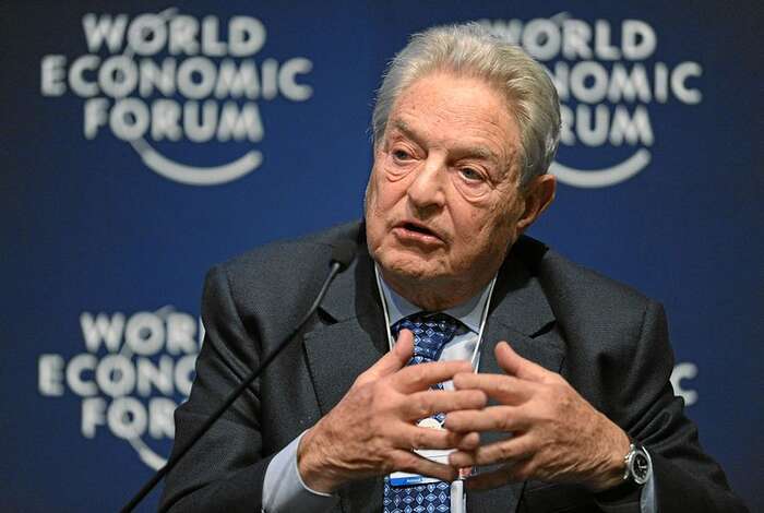 Dnes devadesátiletý multimiliardář Soros je v našem prostoru kritizován zejména kvůli podpoře liberálních neziskovek a politických projektů. Podobná aktivita domácích oligarchů se odsuzuje výrazně méně. Foto WEF