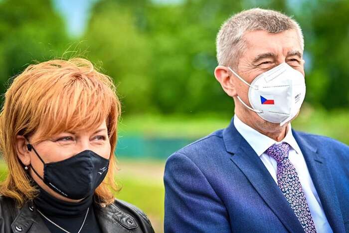 Na propagační akci ve Sněmovně se Babiš připravil, pojal ji jako součást kampaně a odhalil předvolební strategii. Pravicové opozici už voliče nepřebere, a tak míří na ty komunistické a Okamurovy. Foto FB Andrej Babiš
