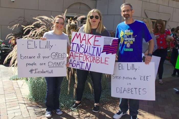 Američany s diabetem volnotržní řešení dostupnosti životně důležité látky zvlášť neuspokojuje. Na snímku kritizují jednu z firem velké inzulinové trojky, Eli Lilly. Foto Quinn Nystrom, Diabetes Blogs