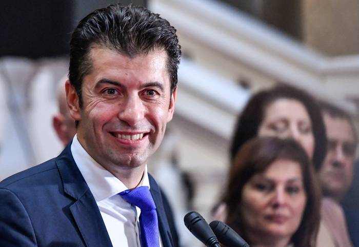 Nový bulharský premiér Kiril Petkov (na snímku) je od roku 2009 prvním, jemuž se podařilo ve volbách porazit a následně i nahradit „bulharského Netanjahua“ Bojka Borisova. Foto Nikolaj Dojčinov, AFP