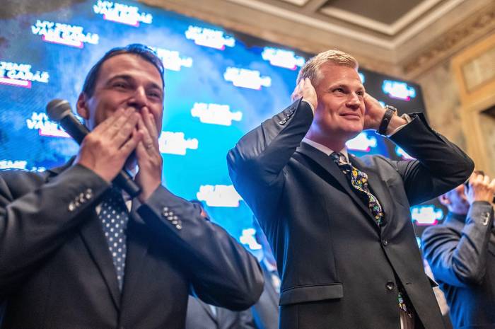 „Odideologizovat ministerstvo životního prostředí by pro nás určitě bylo zajímavým projektem. Kdyby jej získali Motoristé, asi by chvíli tekla zelená krev, ale pak by skončila doba všemožných blokád a obstrukcí, nejenom při stavbách silnic a dálnic.“ Tolik Petr Macinka. Foto FB Motoristé sobě